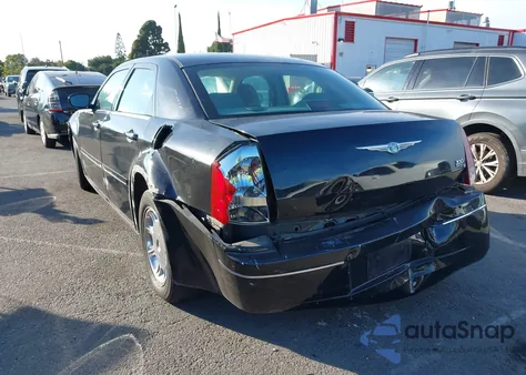 2005 Chrysler 300 Touring from USA, damaged, VIN 2C3JA53G75H152498
